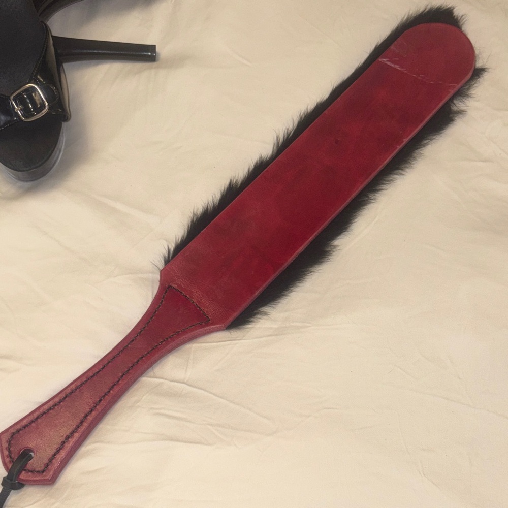 Black Fur Paddle with Red Handle - Picture 3 of 7
